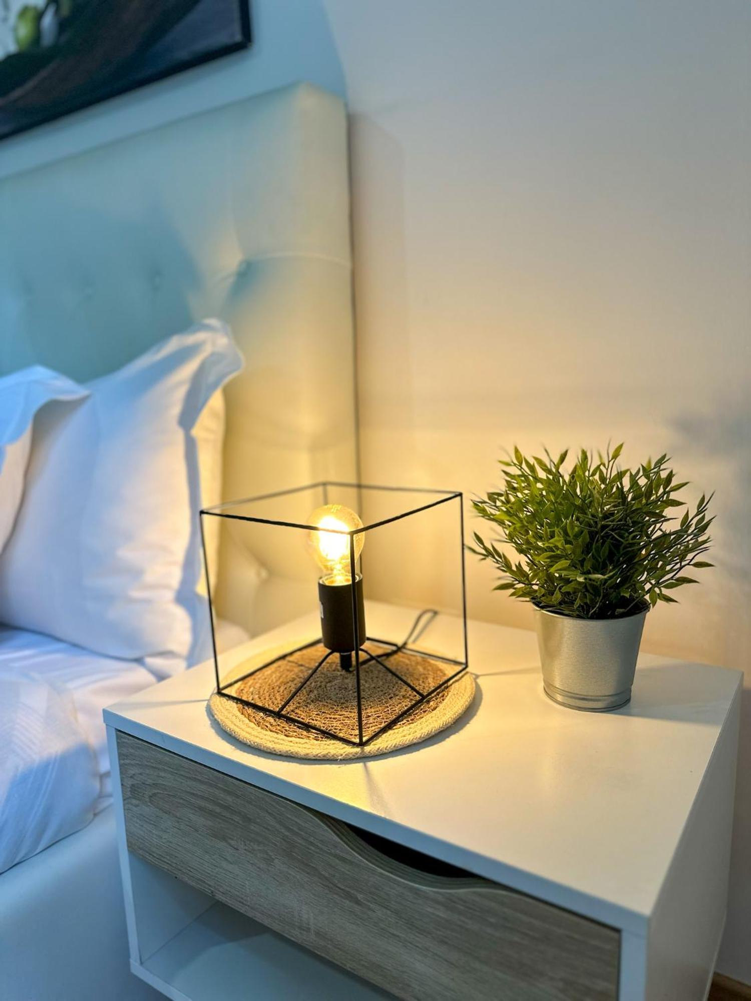 Apartment By The Colosseum - White Chic Flats โรม ภายนอก รูปภาพ