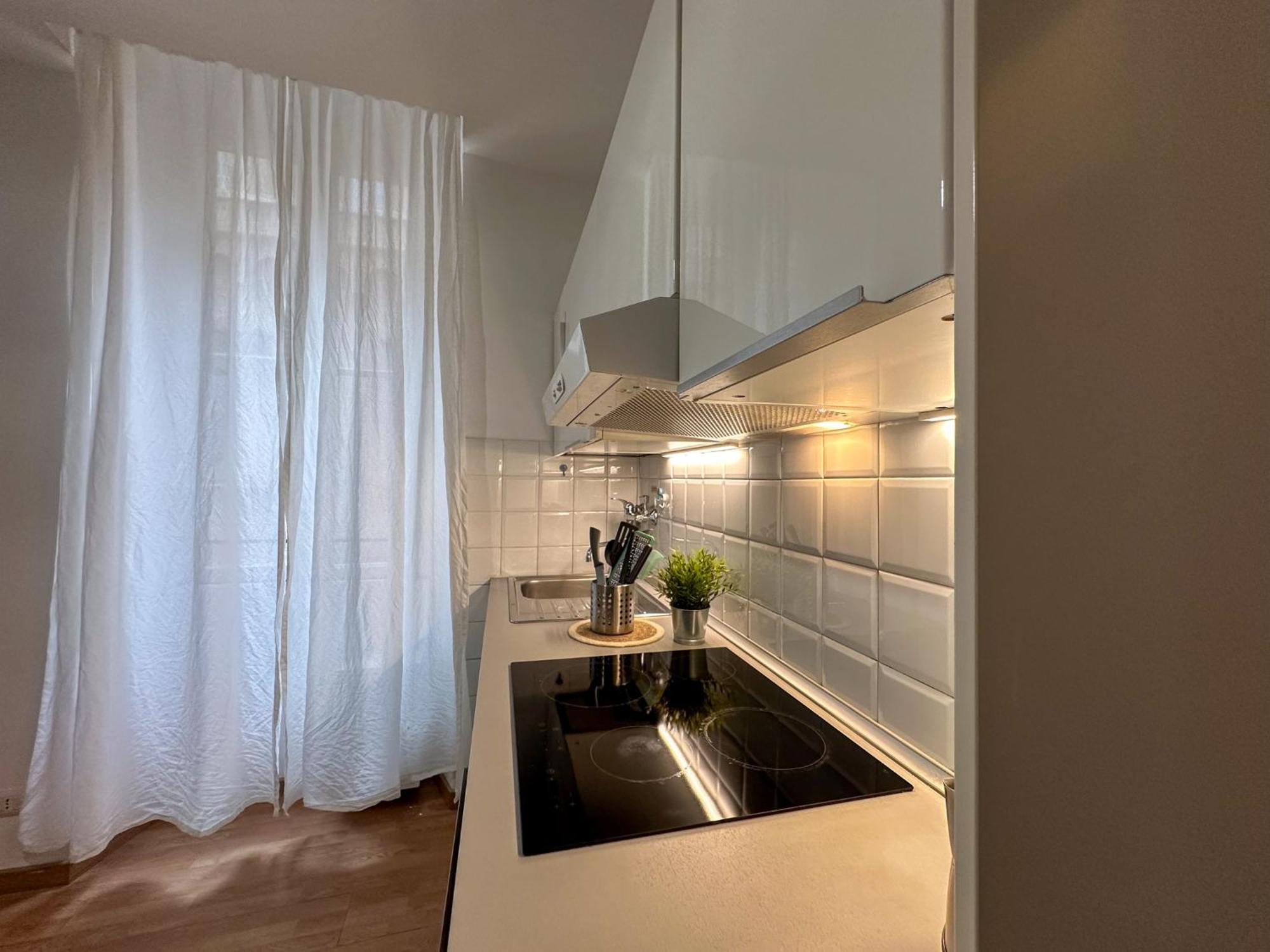 Apartment By The Colosseum - White Chic Flats โรม ภายนอก รูปภาพ